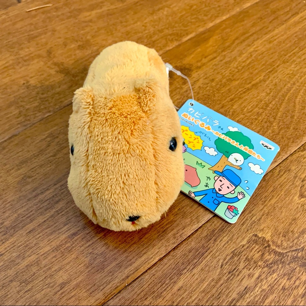 Kapibara-san plush keychain - Picture 1 of 3